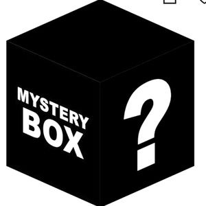 This is a mystery box of 100 cards all yrs and sports! You are guaranteed value!